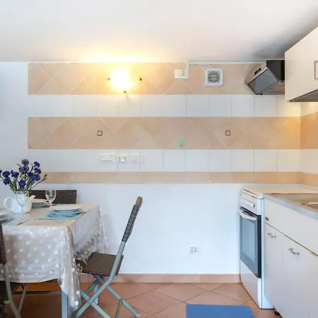 Lamarmora By Interhome בית נופש