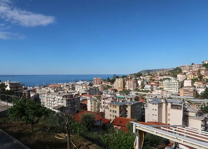 Lamarmora By Interhome * סנרמו