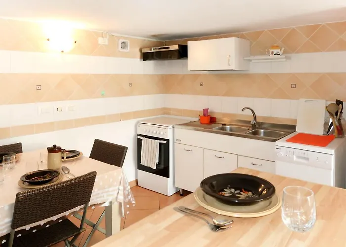 Lamarmora By Interhome בית נופש סנרמו